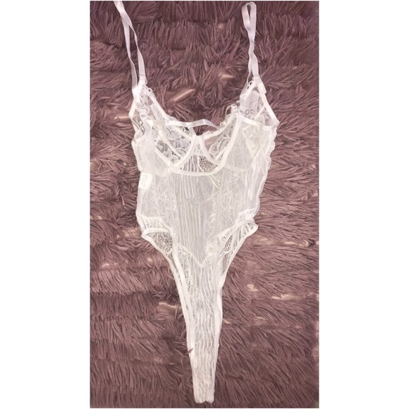 ❌SOLD❌NWT⚡️White lace bodysuit - Picture 6 of 8